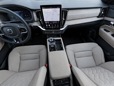 Certified 2026 Volvo XC90 B6 Plus AWD/4WD image 14