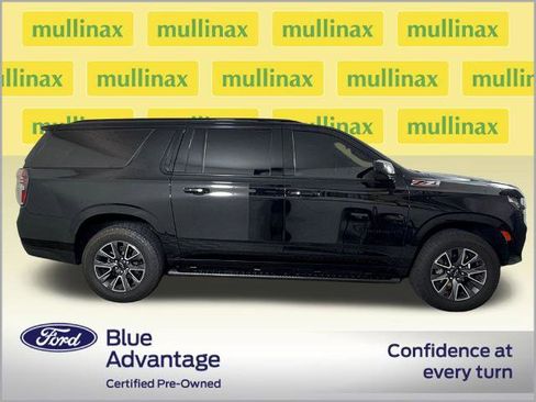 Used 2022 Chevrolet Suburban Z71 AWD/4WD image 2