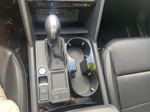 Used 2022 Volkswagen Atlas SE image 21