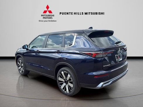 New 2026 Mitsubishi Outlander SE image 7