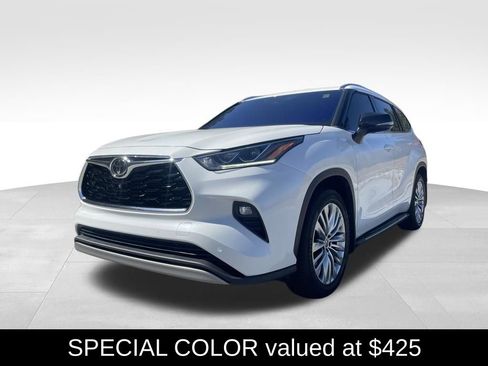 Used 2022 Toyota Highlander Platinum image 1
