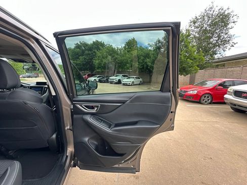 Used 2022 Subaru Forester Premium AWD/4WD image 14