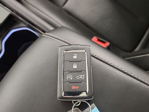 Used 2022 Jeep Grand Cherokee Overland w/ Adv Protech Group III image 22