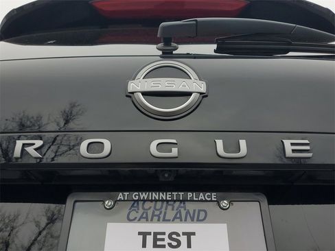 Used 2026 Nissan Rogue Platinum w/ Platinum Premium Package image 9