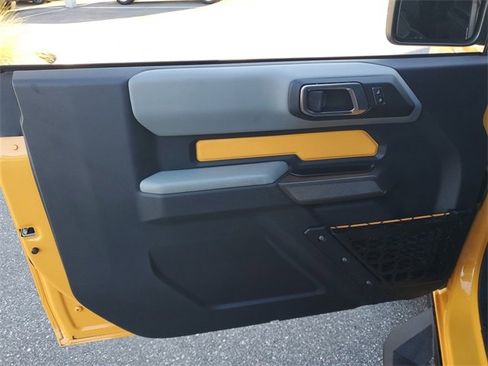 Used 2021 Ford Bronco Badlands image 9