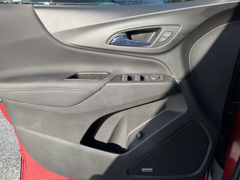 Used 2022 Chevrolet Equinox RS w/ RS Leather Package FWD image 25