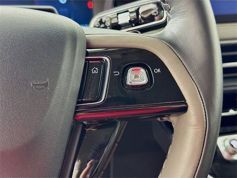 Used 2025 Lincoln Corsair Reserve w/ Equipment Group 202A image 17