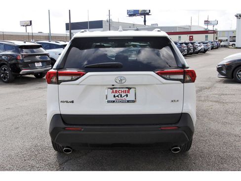 Used 2023 Toyota RAV4 XLE image 6