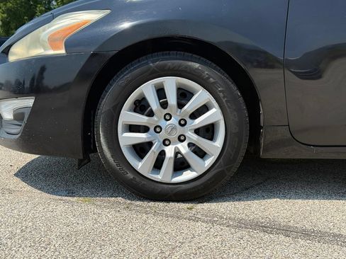 Used 2015 Nissan Altima 2.5 S w/ Power Driver Seat Package FWD image 2