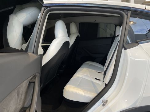 Used 2023 Tesla Model Y Long Range AWD/4WD image 33