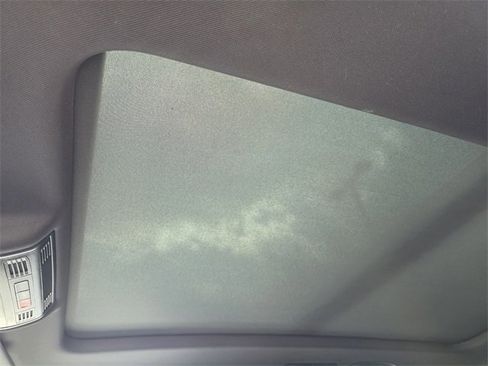 Used 2024 Volkswagen Tiguan SE R-Line image 22