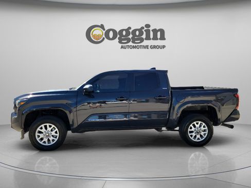 Used 2024 Toyota Tacoma SR5 RWD image 2