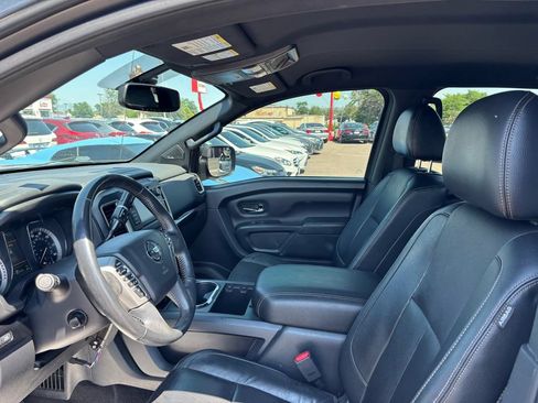 Used 2019 Nissan Titan SL w/ Midnight Edition AWD/4WD image 10