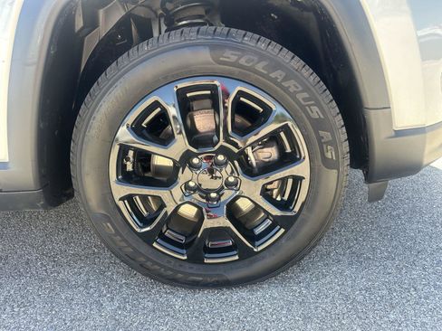Used 2025 Jeep Compass Limited AWD/4WD image 17