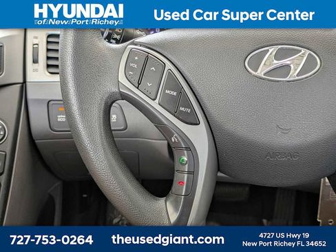 Used 2016 Hyundai Elantra SE w/ Option Group 02 FWD image 24