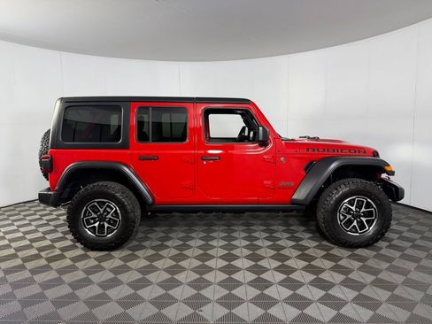 Used 2024 Jeep Wrangler Unlimited Rubicon AWD/4WD image 4