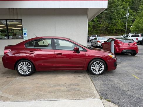 Used 2013 Subaru Impreza 2.0i Premium AWD/4WD image 2