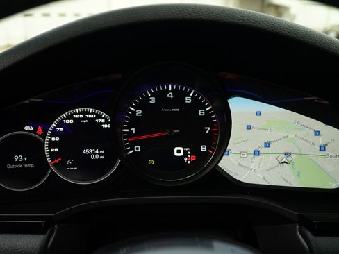 Used 2022 Porsche Cayenne S AWD/4WD image 7