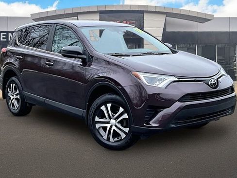 Used 2018 Toyota RAV4 LE w/ Carpet Mat Package image 11