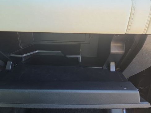 Used 2024 Toyota Tundra Capstone AWD/4WD image 32