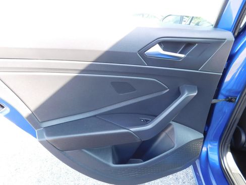 Used 2024 Volkswagen Jetta SE FWD image 11