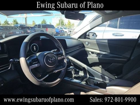 Used 2023 Hyundai Elantra SEL w/ Convenience Package FWD image 5