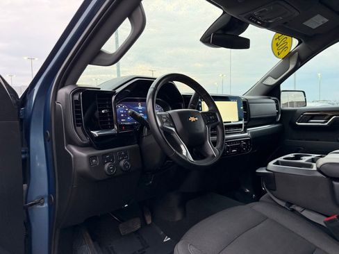 Used 2024 Chevrolet Silverado 1500 LT image 11