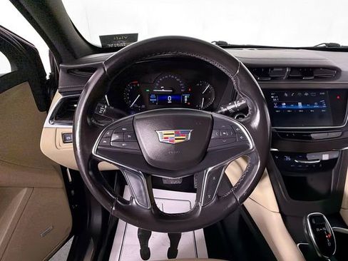 Used 2019 Cadillac XT5 AWD image 11