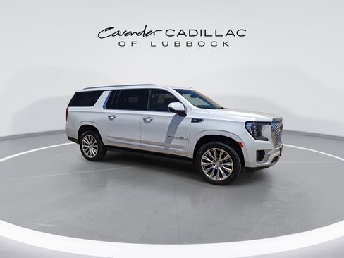 Used 2023 GMC Yukon XL Denali AWD/4WD image 2
