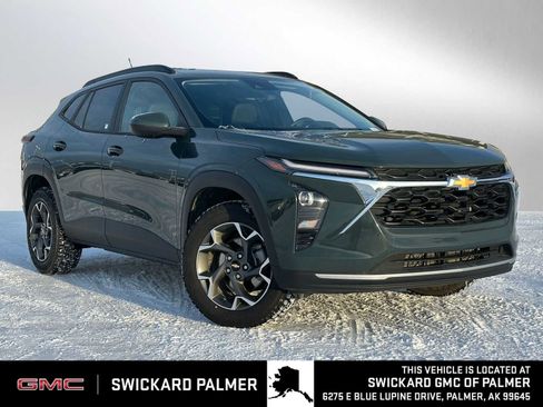 Used 2025 Chevrolet Trax LT w/ LT Convenience Package image 1