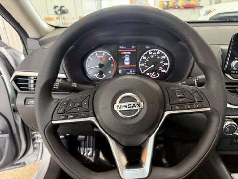 Used 2021 Nissan Altima 2.5 S FWD image 15