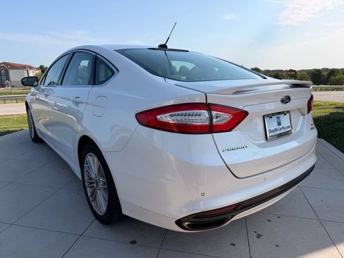 Used 2016 Ford Fusion SE w/ Equipment Group 202A FWD image 7