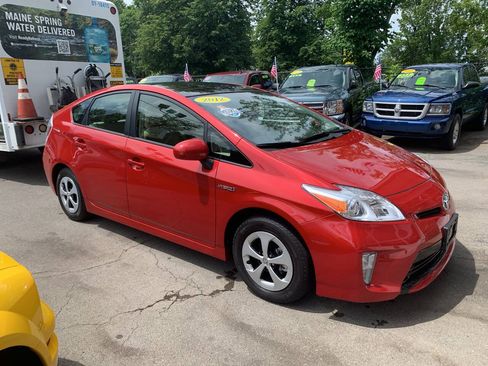 Used 2012 Toyota Prius Four w/ Deluxe Solar Roof Pkg FWD image 2