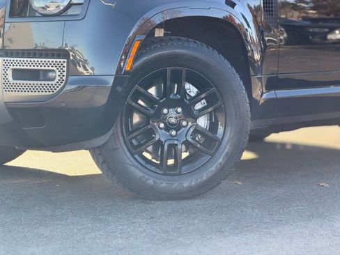 Used 2022 Land Rover Defender 90 X-Dynamic S image 2