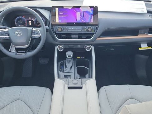 New 2026 Toyota Grand Highlander FWD image 11