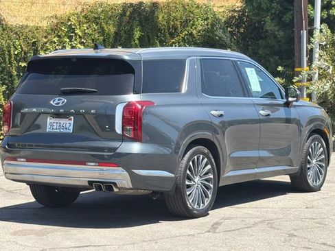 Used 2023 Hyundai Palisade Calligraphy w/ Cargo Package FWD image 4