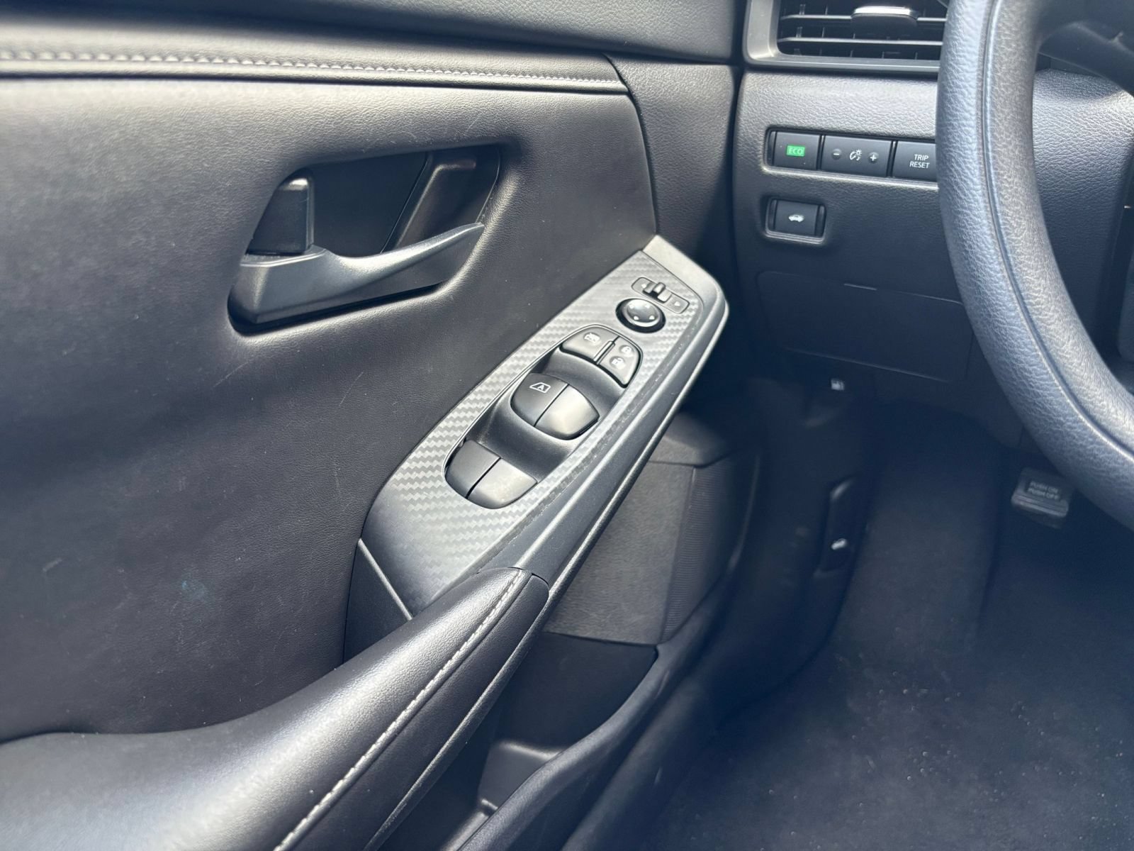 Used 2025 Nissan Sentra S FWD image 18