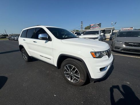 Used 2017 Jeep Grand Cherokee Limited AWD/4WD image 1