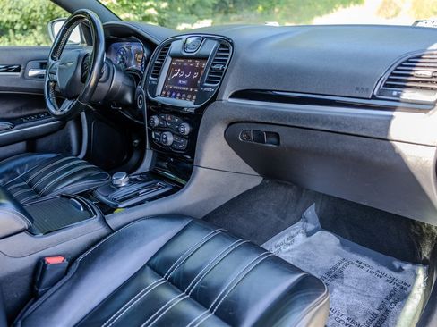 Used 2022 Chrysler 300 S RWD image 31