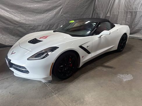 Used 2016 Chevrolet Corvette Stingray Convertible RWD image 3