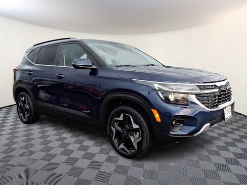 Certified 2025 Kia Seltos EX AWD/4WD image 1