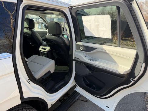 New 2026 Lincoln Navigator Reserve AWD/4WD image 14