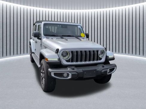 Used 2024 Jeep Wrangler Unlimited Sahara w/ Safety Group AWD/4WD image 5