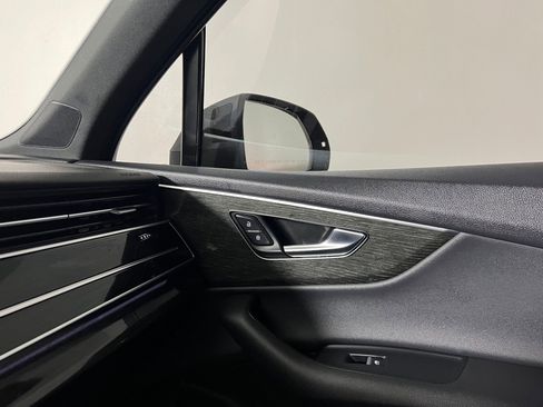 Used 2022 Audi Q7 Premium Plus w/ Premium Plus Package image 31