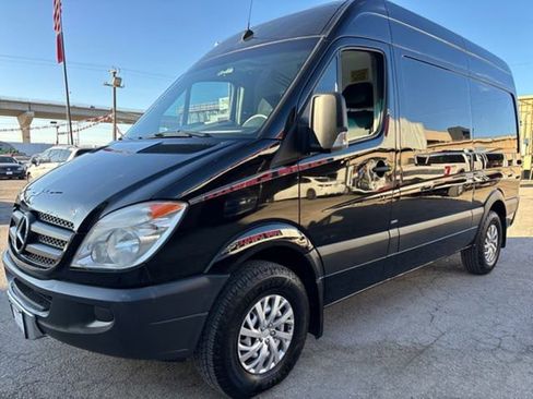 Used 2013 Mercedes-Benz Sprinter 2500 image 3