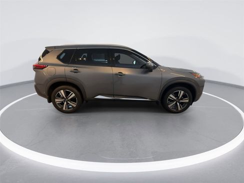 Used 2023 Nissan Rogue SL w/ SL Premium Package image 9