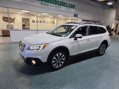 Used 2016 Subaru Outback 2.5i Limited AWD/4WD image 2