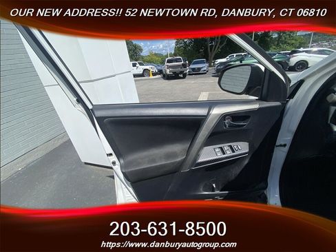 Used 2015 Toyota RAV4 XLE AWD/4WD image 12