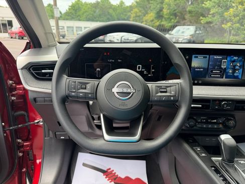Used 2026 Nissan Kicks SV w/ SV Premium Package FWD image 15