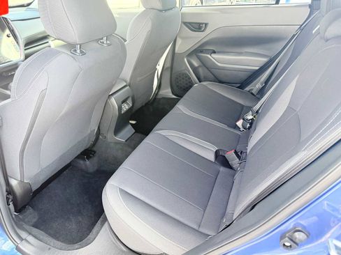 Used 2025 Subaru Crosstrek 2.0i Premium image 17